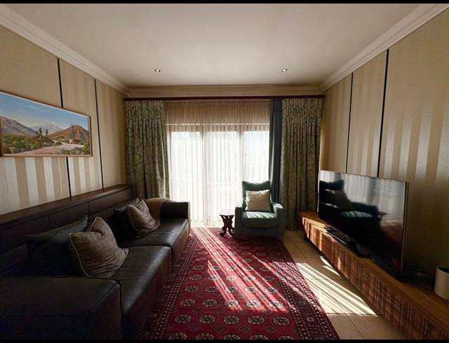 7 BEDROOM HOUSE FOR SALE IN MIDSTREAM ESTATE